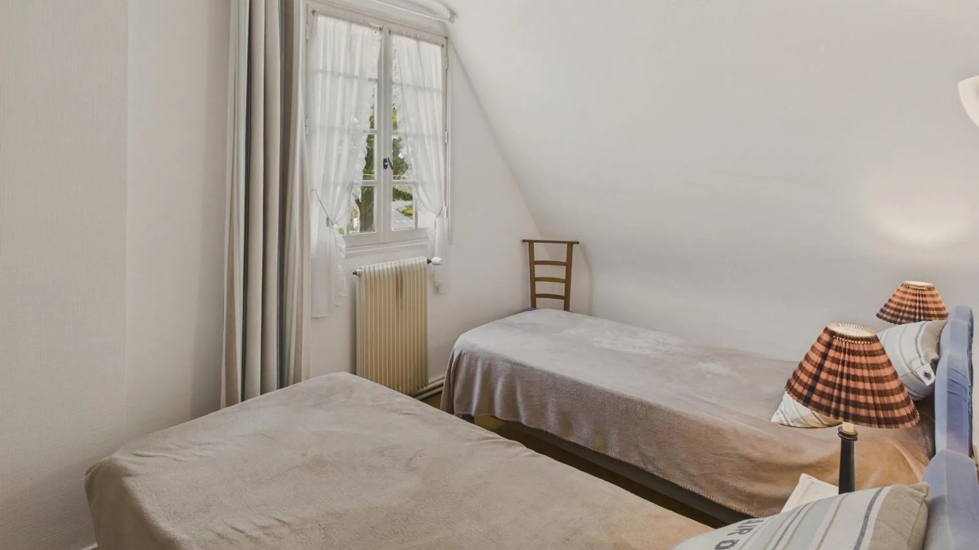بيت للعطل Le Vaisseau - Pour 4 Avec Jardin Dans Une Chaumiere Guilvinec